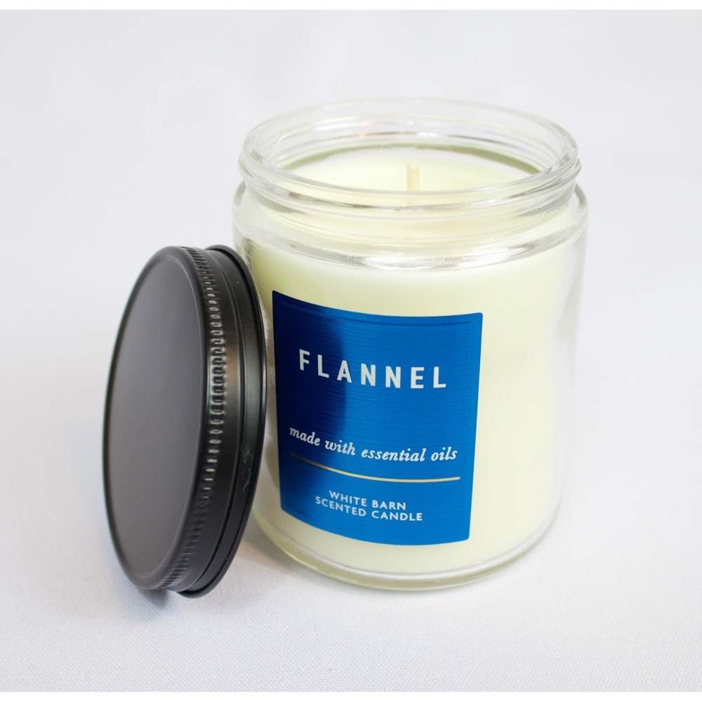 Bath & Body Works White Barn Flannel Single Wick‎ 7 oz Jar Candle